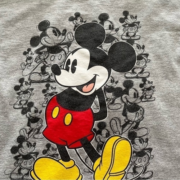 disney casual Red Mickey Mouse gray T-shirt Girls M (8) - Picture 8 of 9